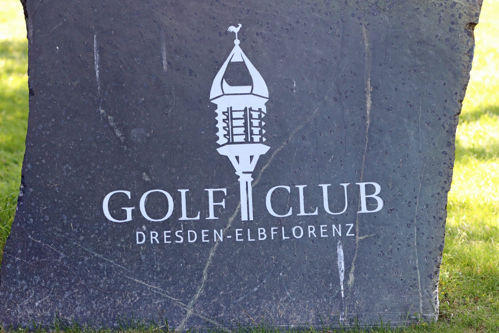 Golf tournament scene